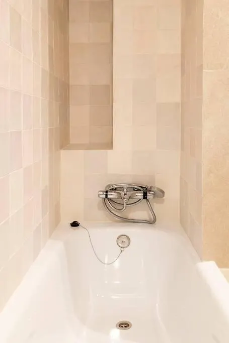 Ot Residence 5 Bedrooms 4 Bathrooms Luxury Apartment In Old Town Bilbao